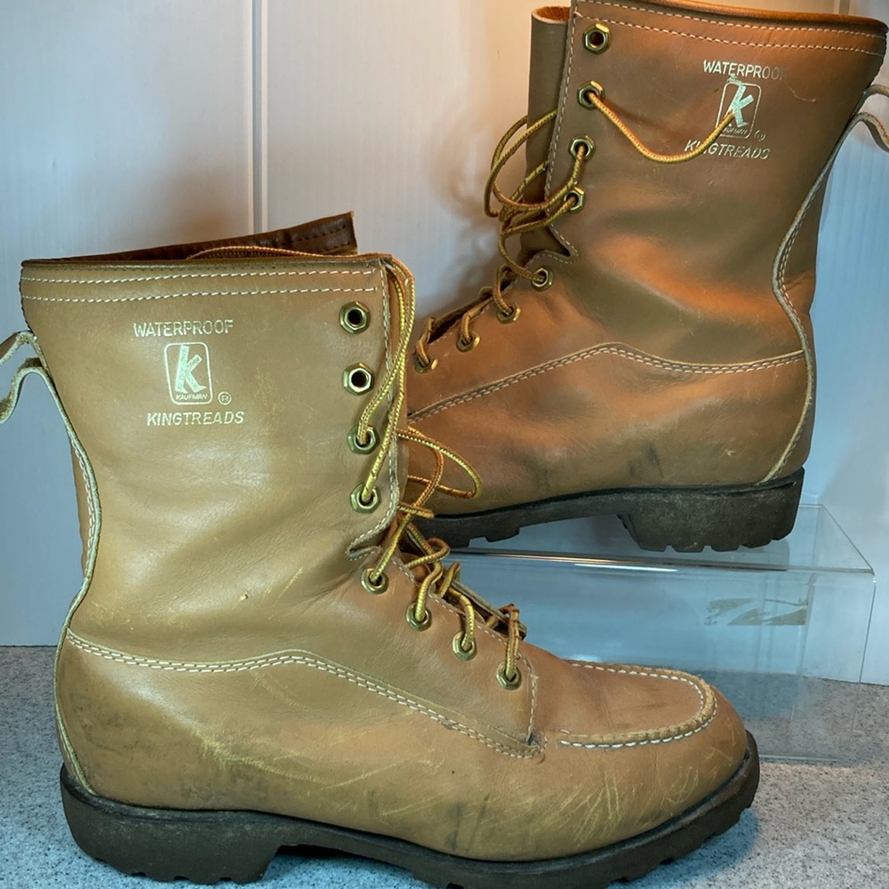Vintage 90’s kingtreads woork boot.‎ Size 8.5 in men’s. Unisex. Buff color.
